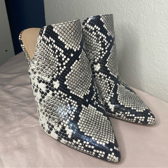 𝅺ALDO Snakeskin Heels - Picture 6 of 8